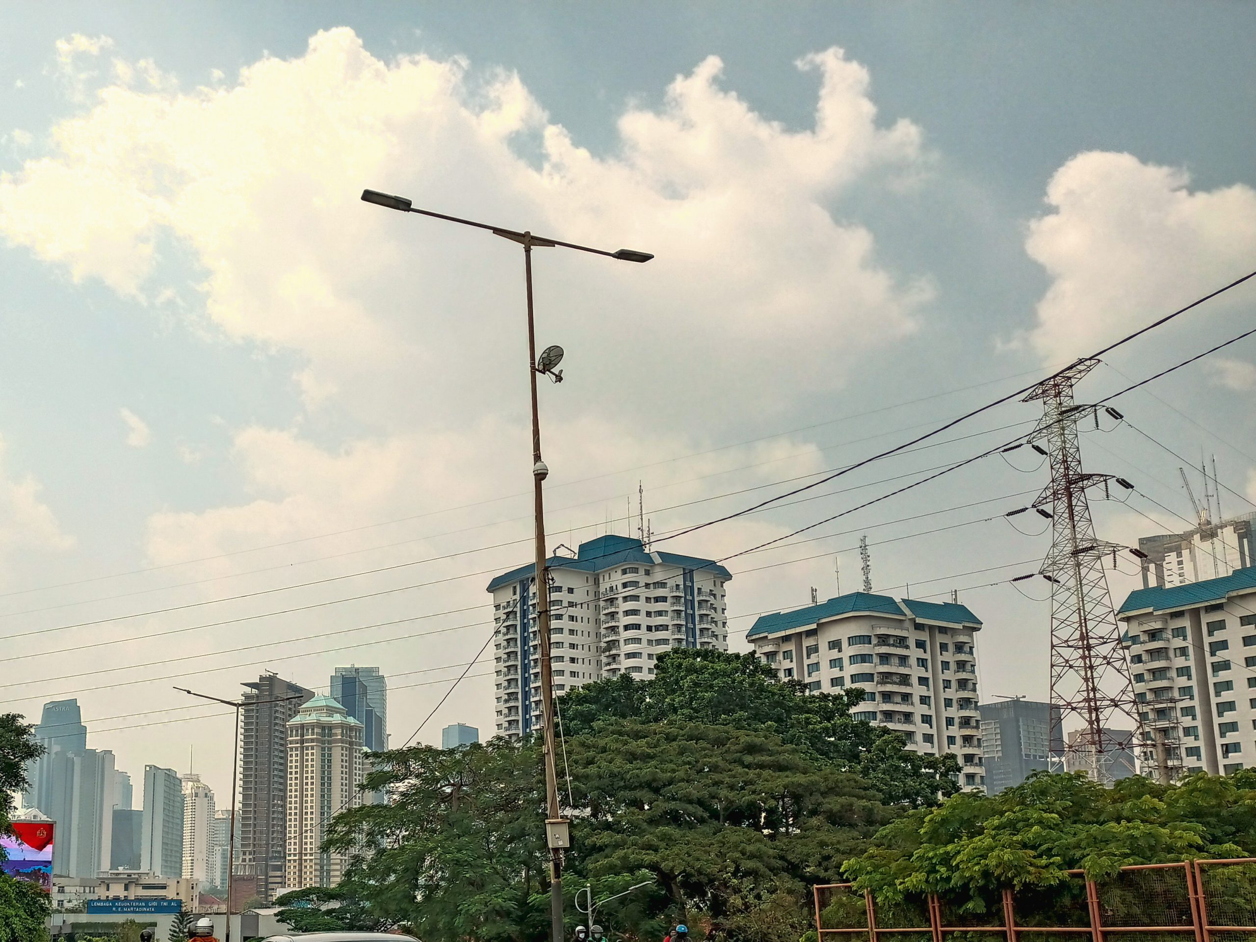 Foto Gedung Apartemen di Jakarta
